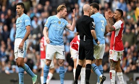 Manchester City Vs Arsenal ends in a stalemate giving Liverpool a massive advantage